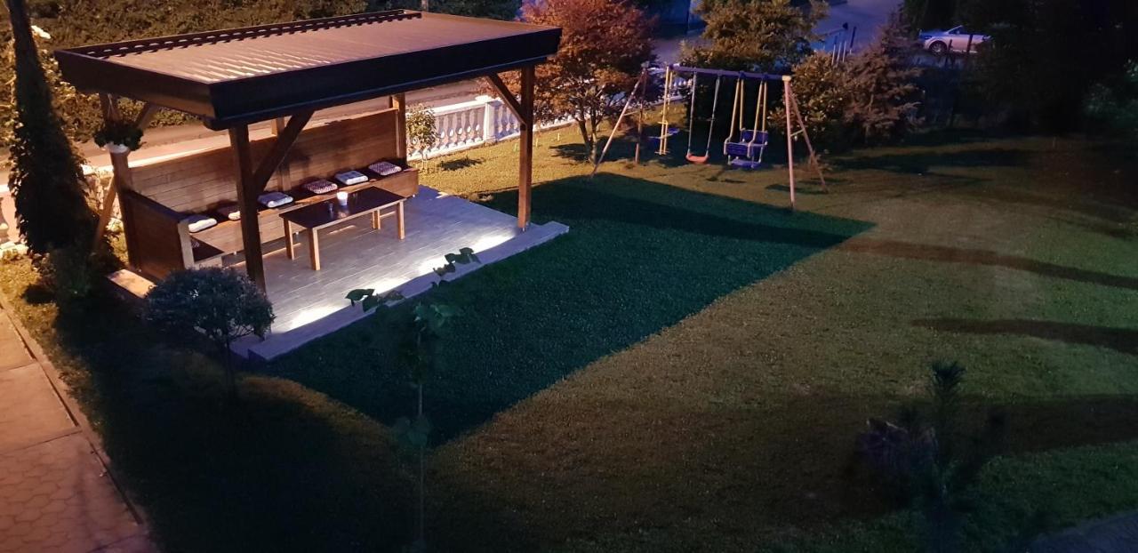 Apartmani Hrsak คาปรินา ภายนอก รูปภาพ