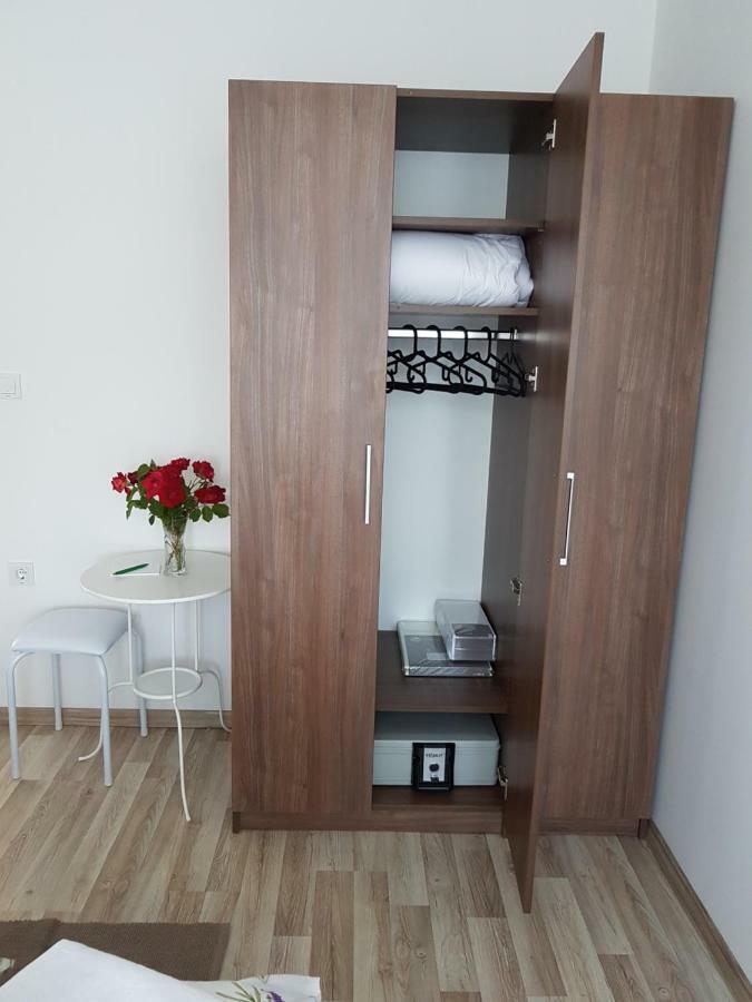 Apartmani Hrsak คาปรินา ภายนอก รูปภาพ