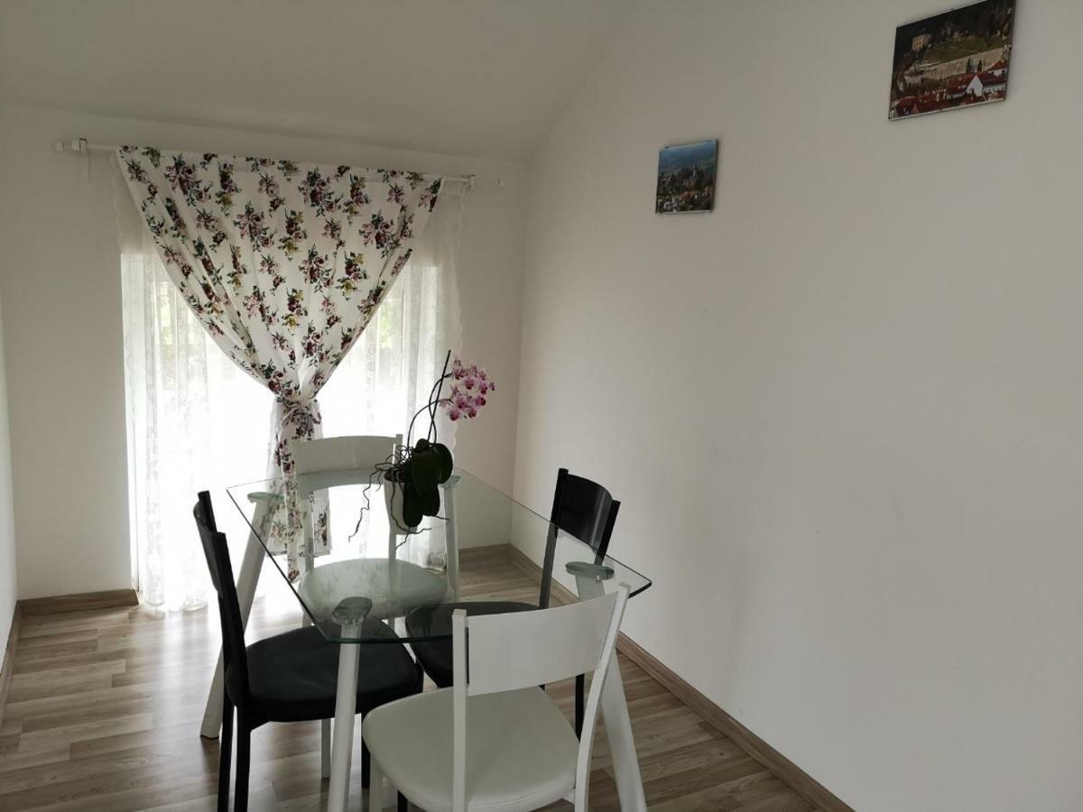 Apartmani Hrsak คาปรินา ภายนอก รูปภาพ