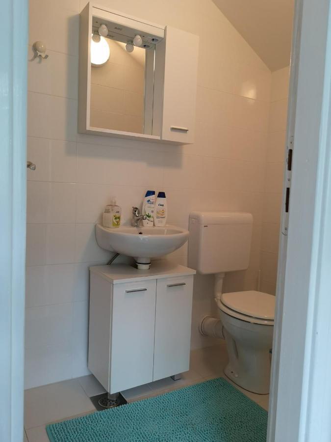 Apartmani Hrsak คาปรินา ภายนอก รูปภาพ